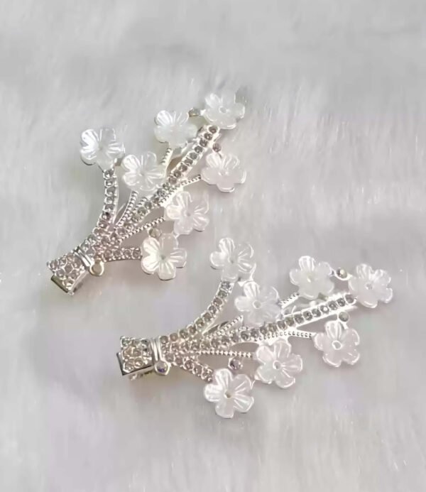 Trendy Pearl Korean Hair Clips Pair